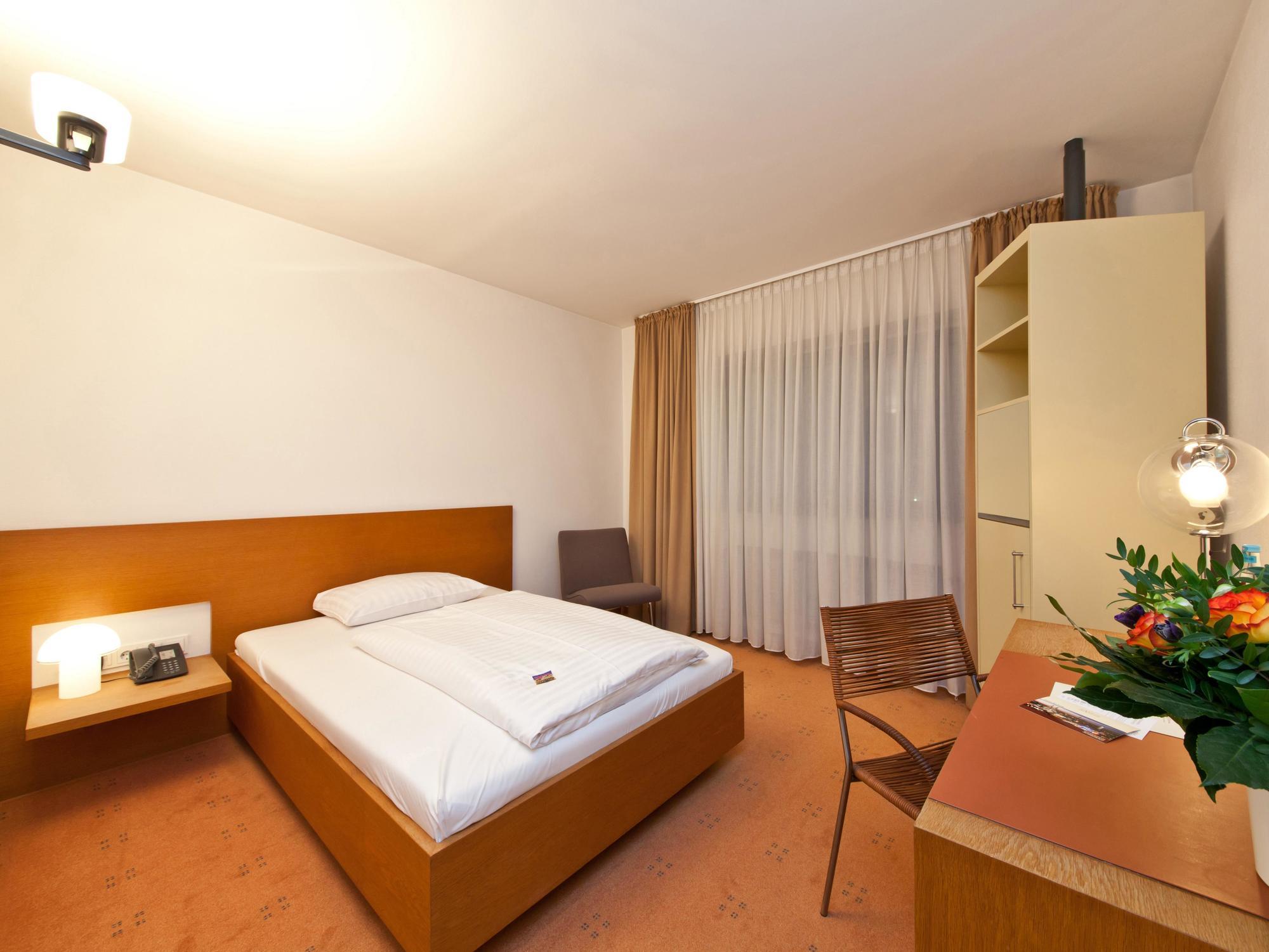 Select Hotel Silence Garden Koeln Zewnętrze zdjęcie